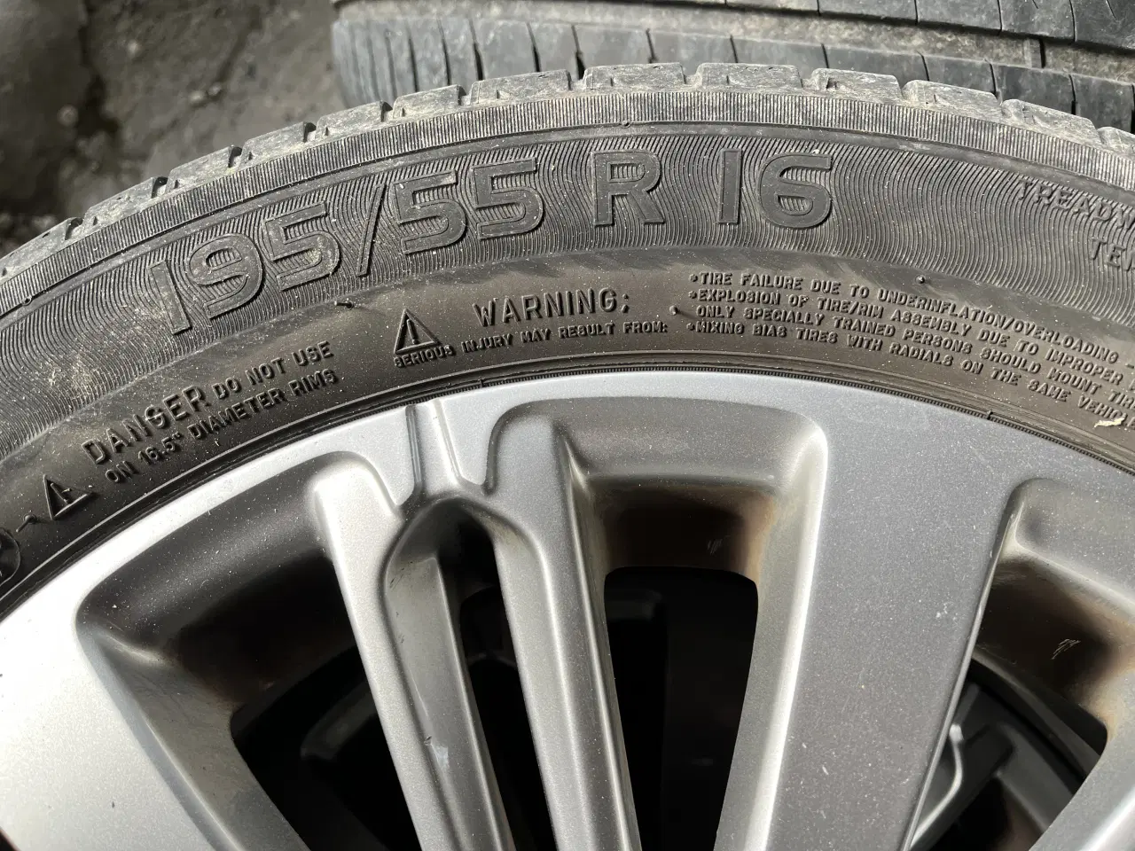 Billede 4 - Alufælge 16” med gode sommerdæk