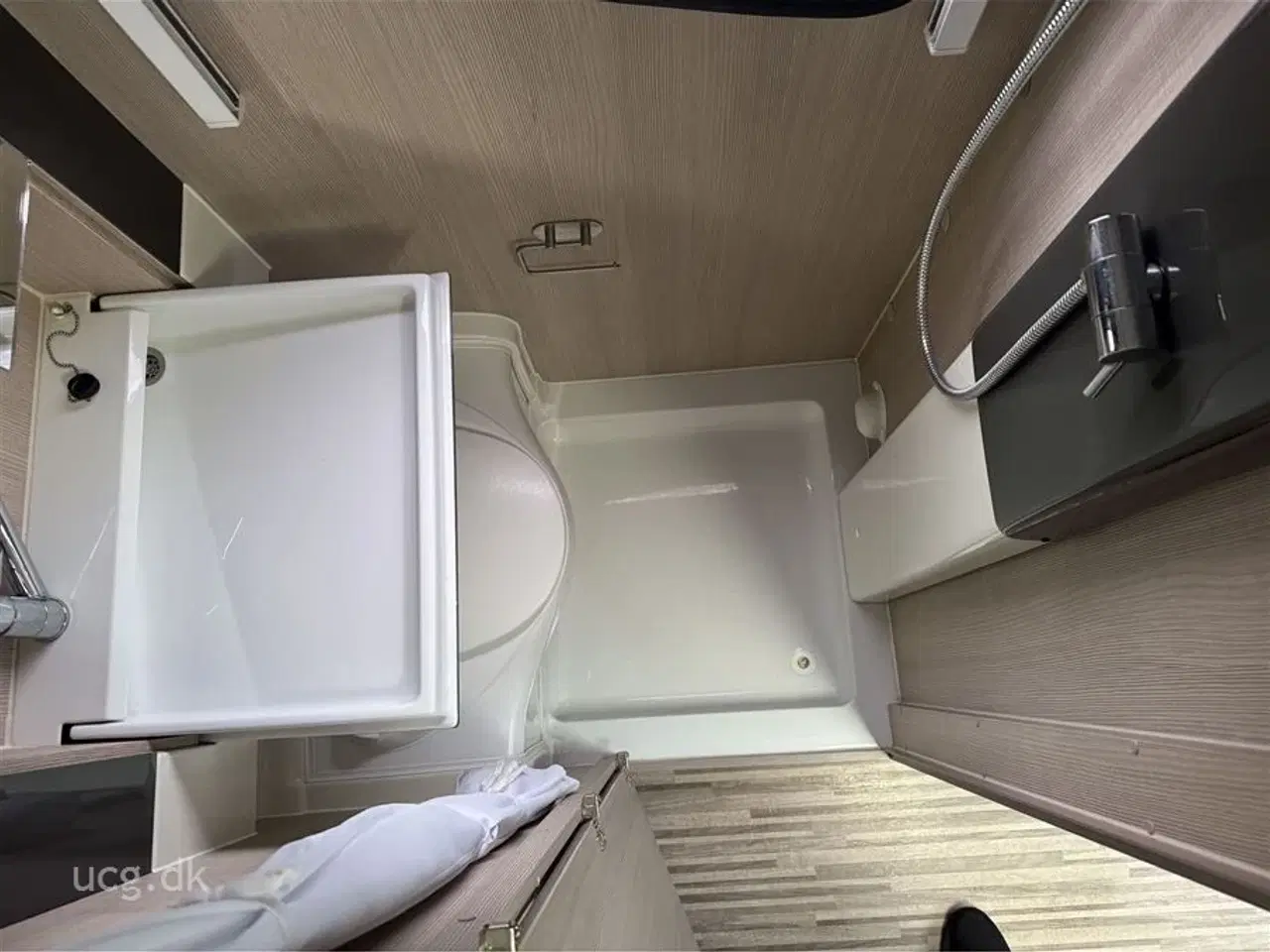 Billede 12 - 2014 - Adria Action 361 LH   Prisen er inkl. klargøring, gastest, fugttest, syn og nummerplade. SÆLGES FOR KUNDE