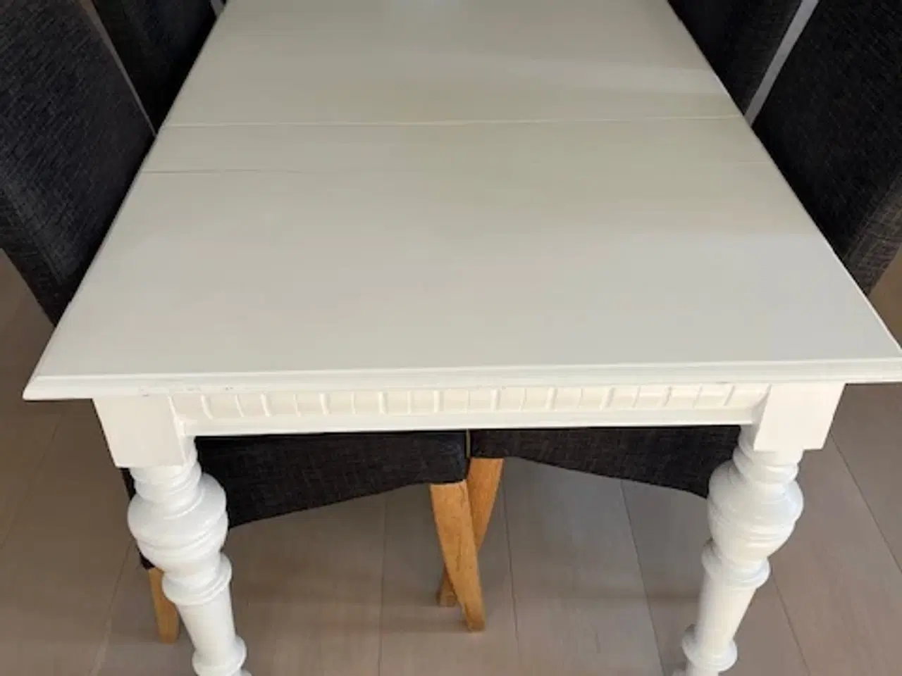 Billede 2 - Spisebord med 8 stole