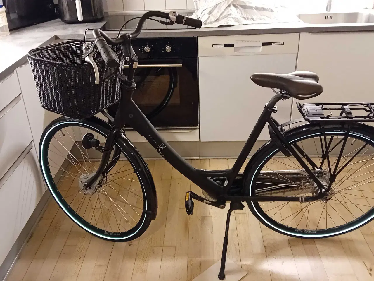 Billede 3 - Batavus damecykel sort stelstørrelse 56.