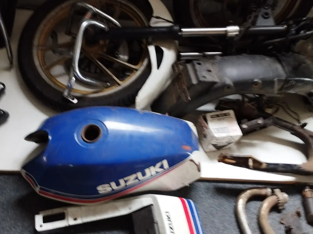 Billede 1 - Reservedele til Suzuki GSX 250, (se %) 