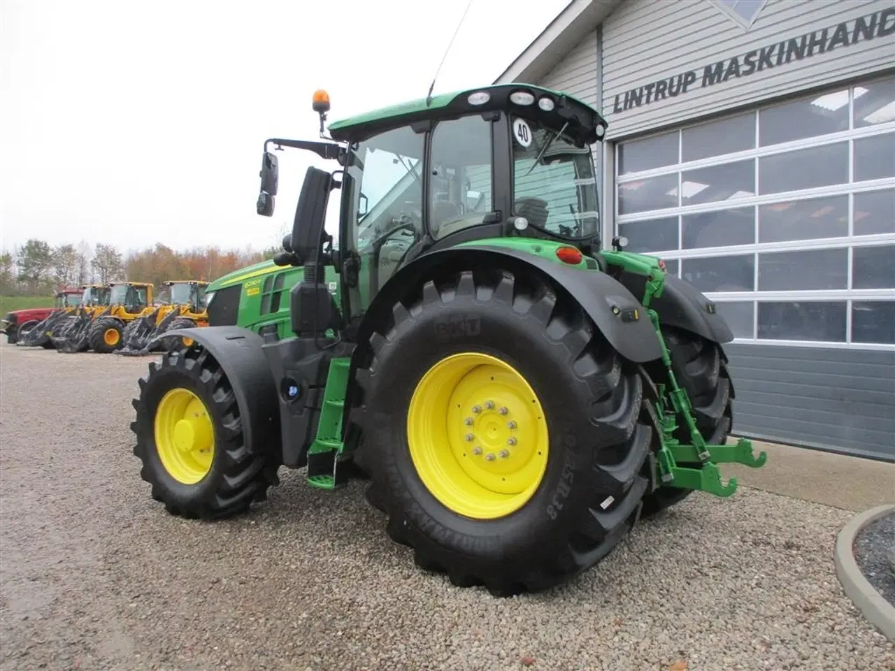 Billede 3 - John Deere 6230R med Command pro kørehåndtag.