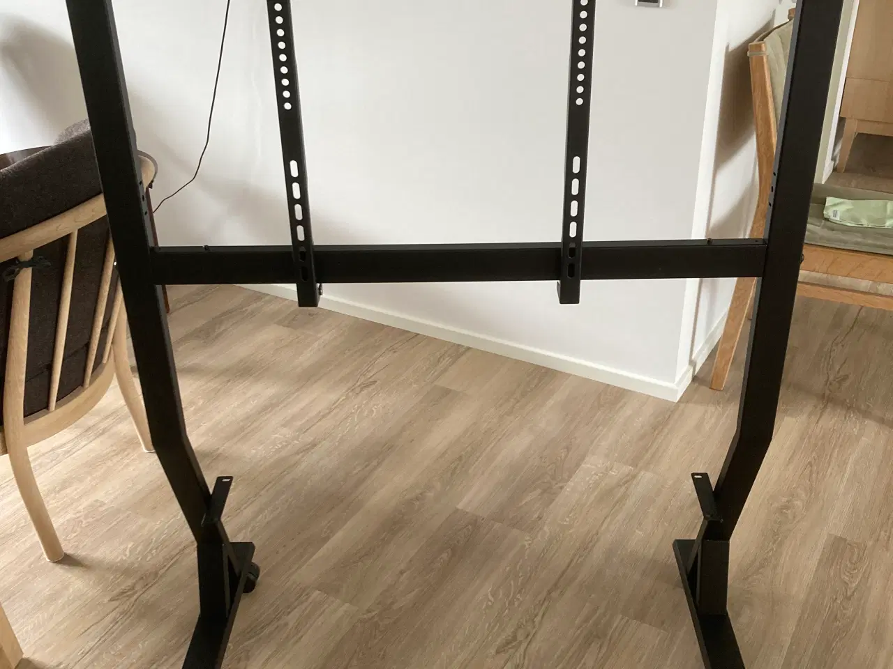 Billede 2 - TV stativ på hjul med hylde 