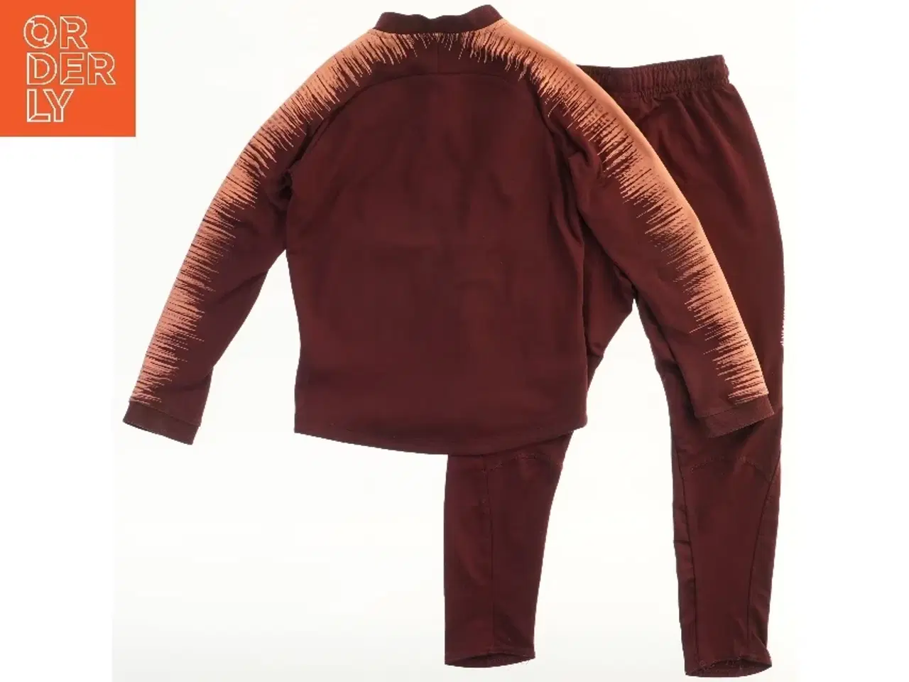 Billede 2 - Fodboldtræningssæt fra Nike (str. 122)