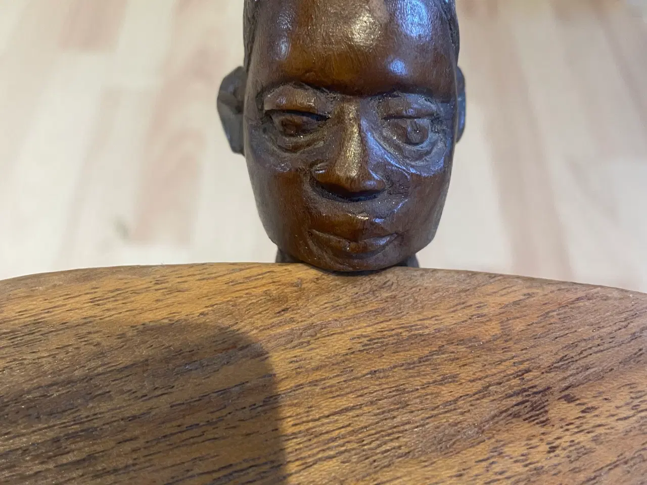 Billede 10 - Africana bord-håndskåret stel med figurer, 19fotos