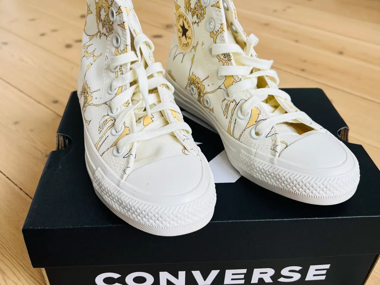 Billede 1 - Converse sneakers med gult retromønster