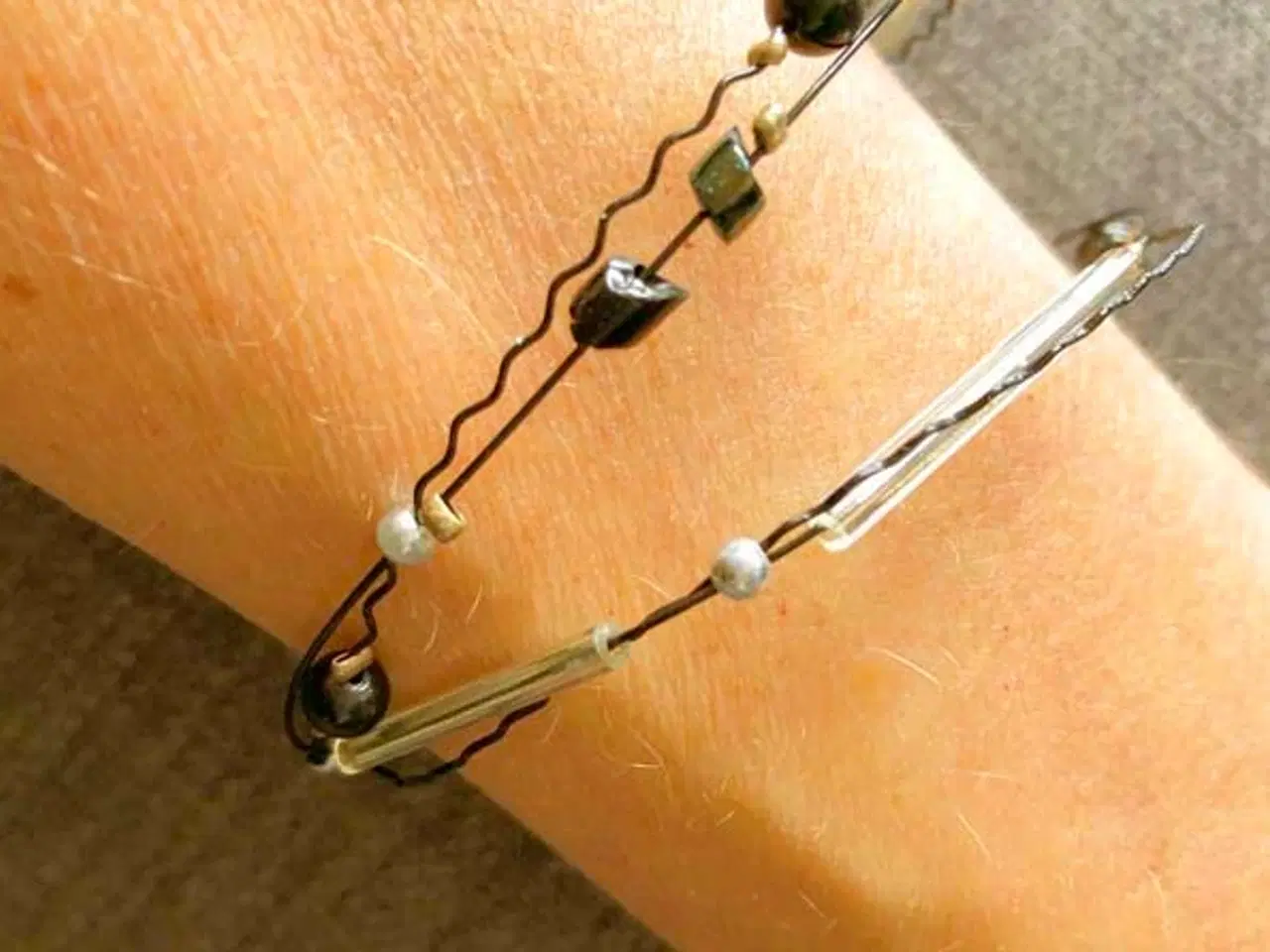 Billede 4 - Håndlavet, unik halskæde med sorte glasperler