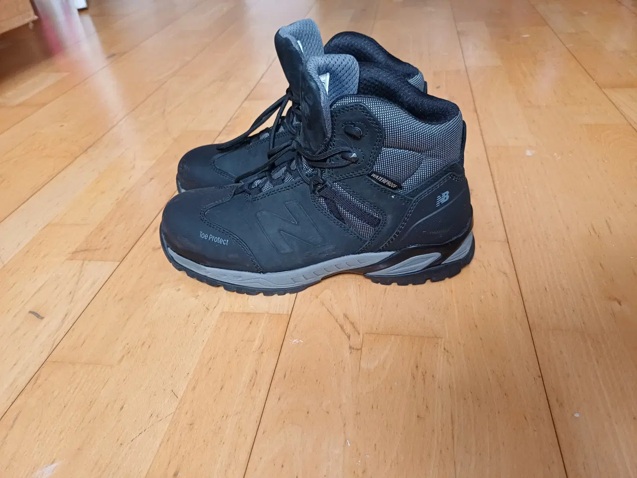 Billede 3 - New Balance str. 42,5 sikkerhedsstøvler