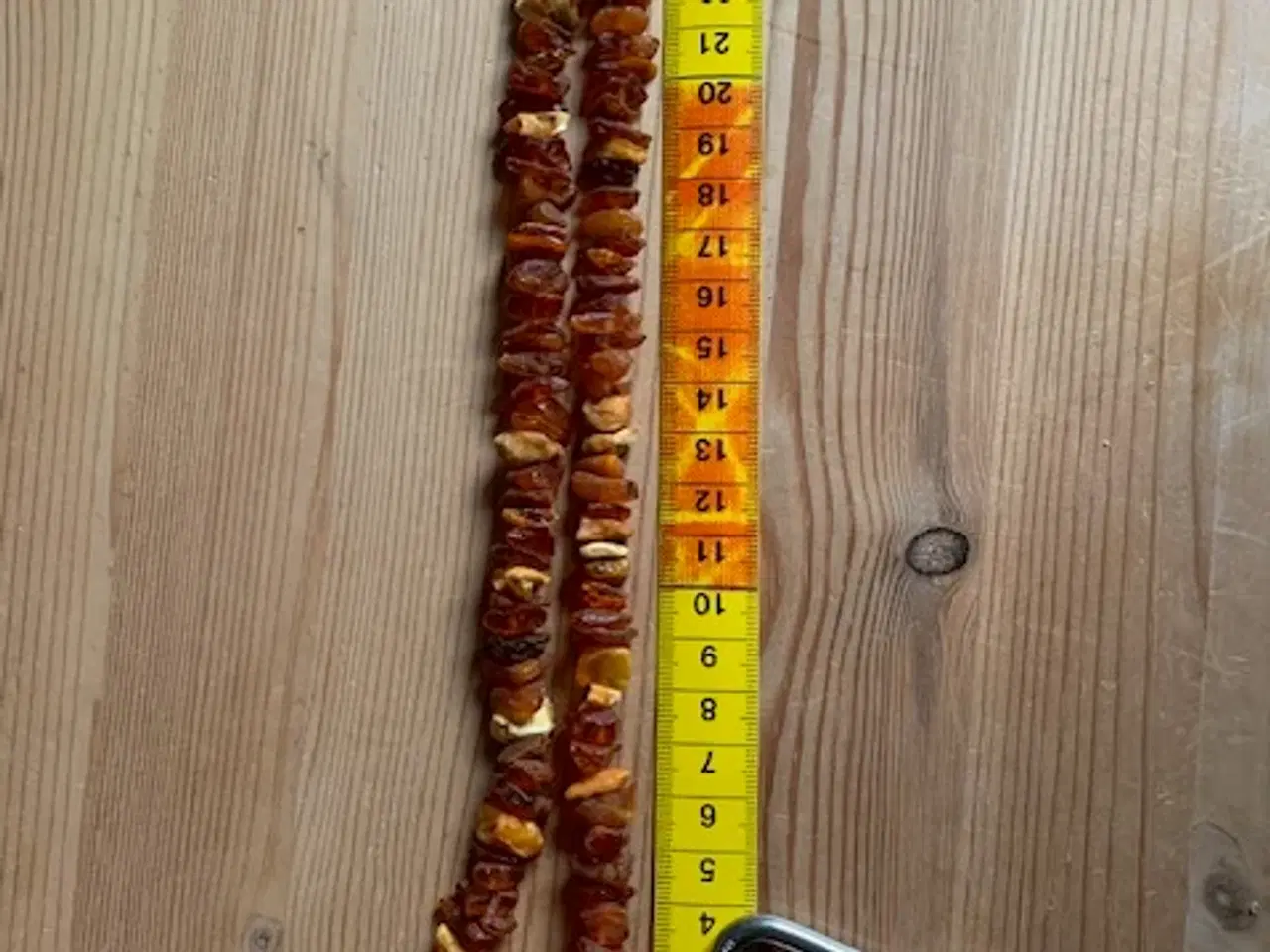 Billede 3 - Rå rav med hul til smykkefremstilling - kæde m.m. 