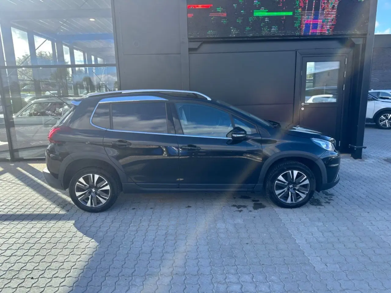 Billede 2 - Peugeot 2008 1,2 e-THP 110 Allure Sky