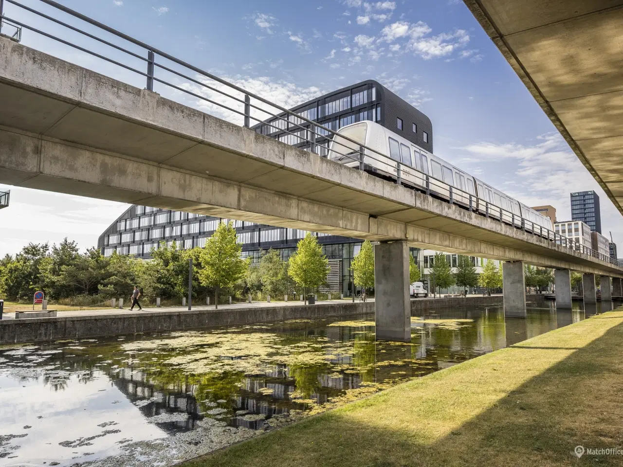 Billede 3 - Moderne kontorer med åbne miljøer, glasvægge og panoramavinduer