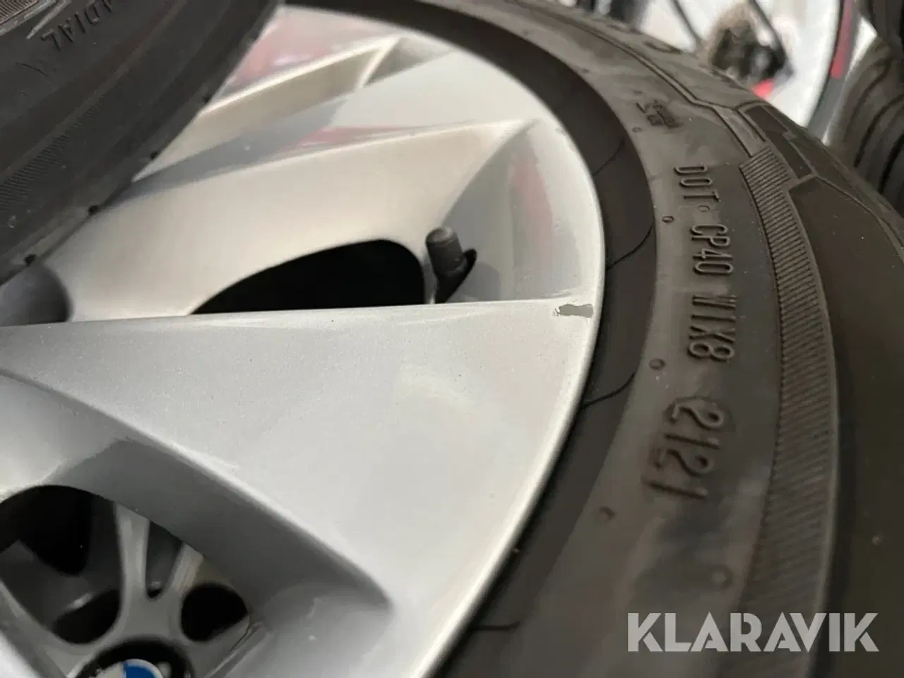 Billede 4 - Dæk med fælg MEDALLION 225/50ZR17