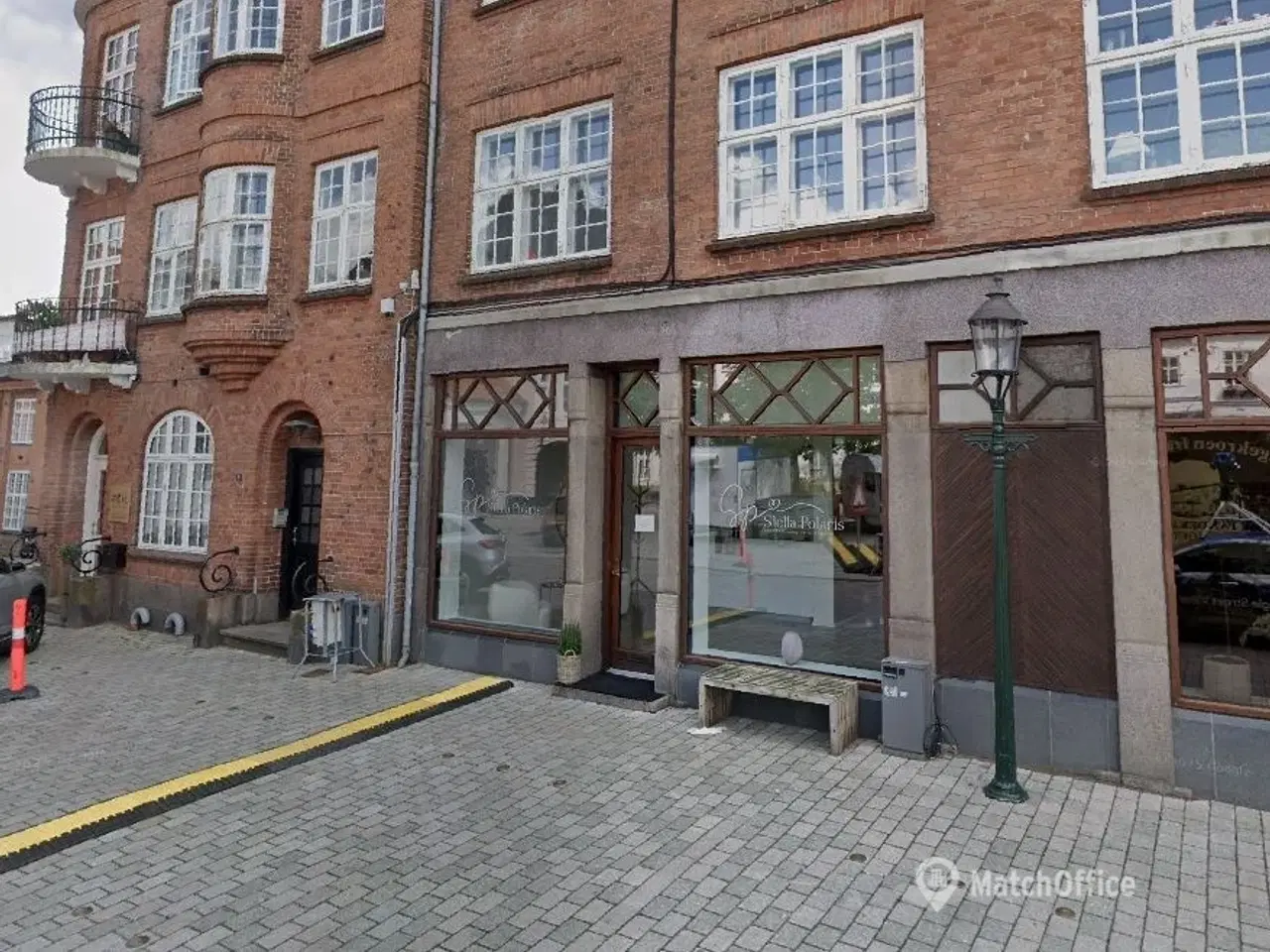 Billede 2 - Butik. klinik. salon - med bedste beliggenhed - i alt 88 kvm