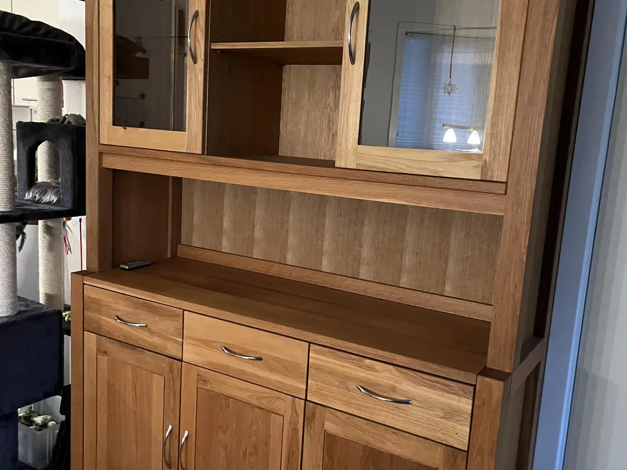 Billede 1 - Skænk + overdel m/lys og glashylder