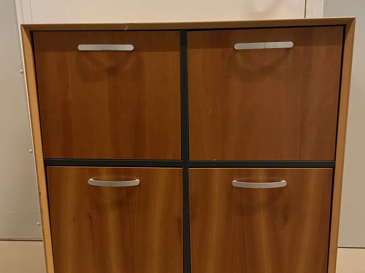 Billede 1 - Kommode på hjul - Kirsebærtræ