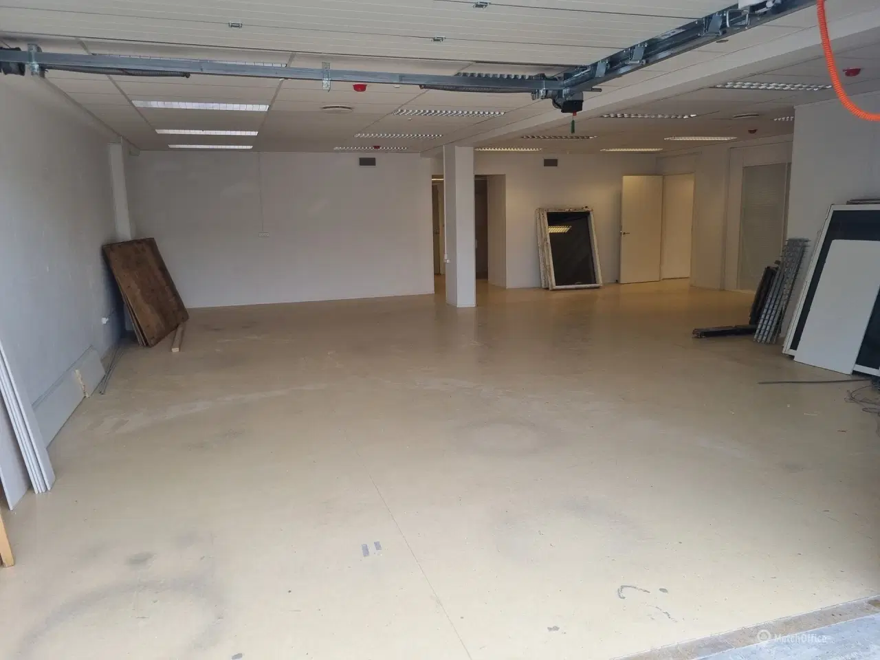 Billede 5 - Lager/værksted i stueplan med porte