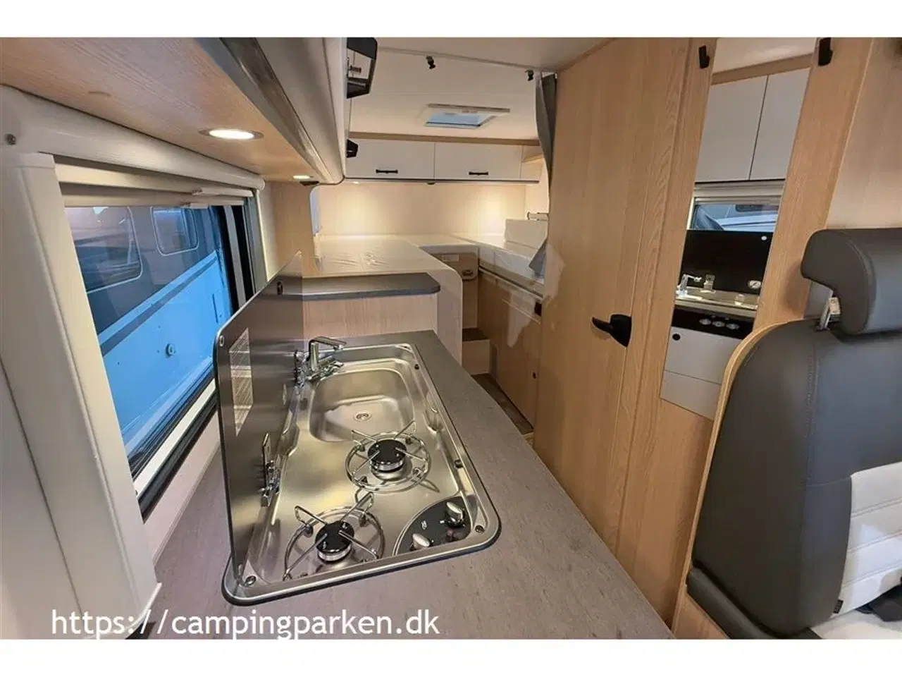 Billede 8 - 2025 - SunLight VAN V66 Adventure   Sunlights populære smalle Van med enkeltsenge - 140hk og automatgear!