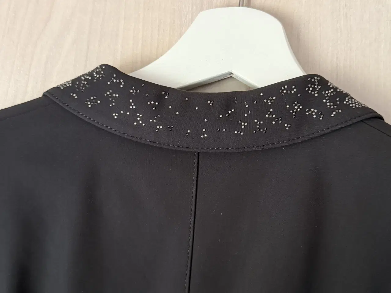 Billede 3 - Pikeur Saphira stævnejakke sælges