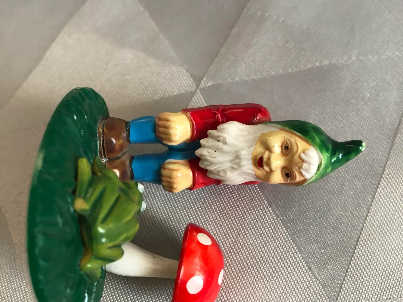 Billede 13 - Lille julemand med en frø og svamp