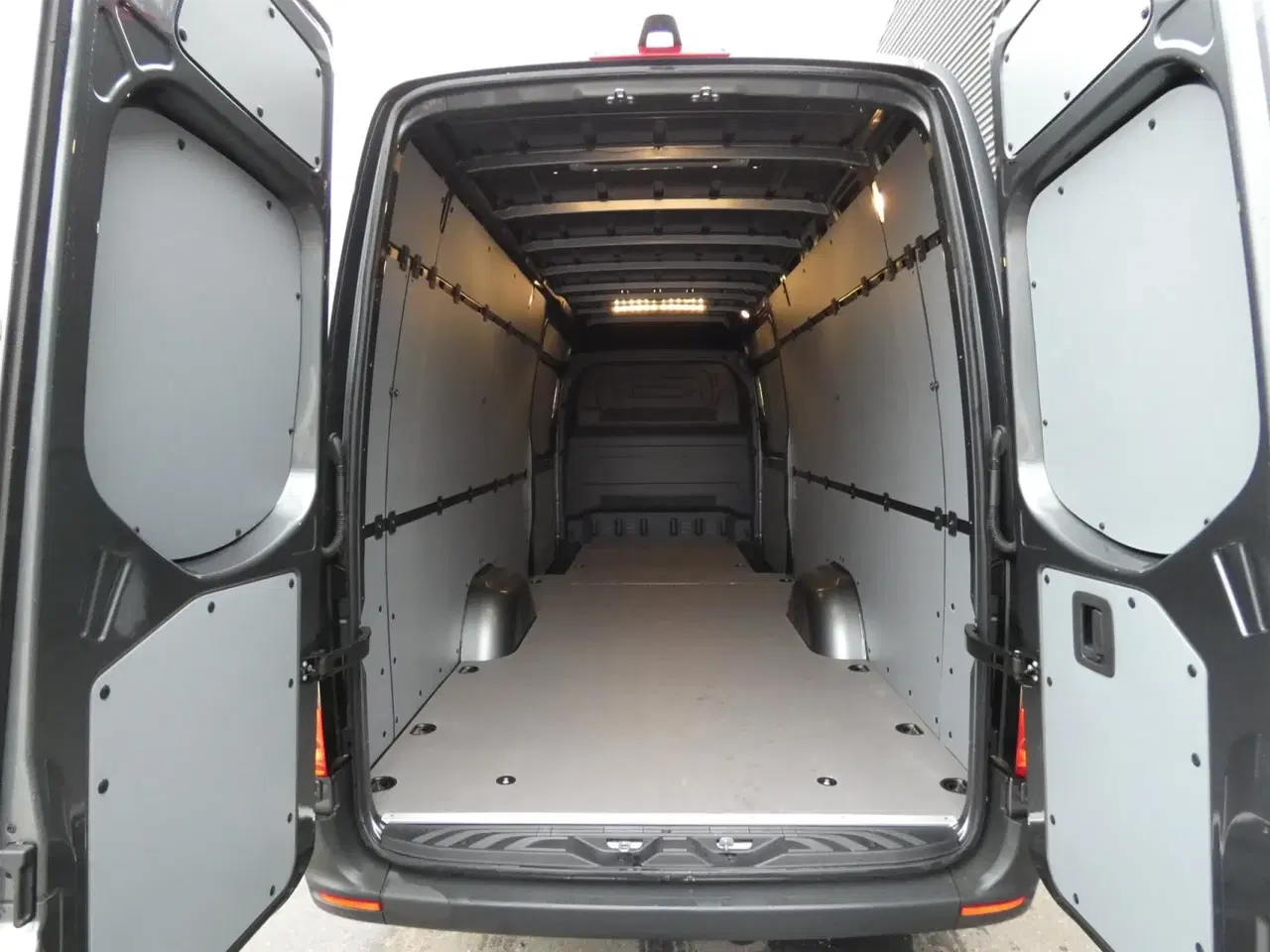 Billede 8 - Mercedes-Benz Sprinter 317 2,0 CDI A4 H2 RWD 9G-Tronic 170HK Van Aut.