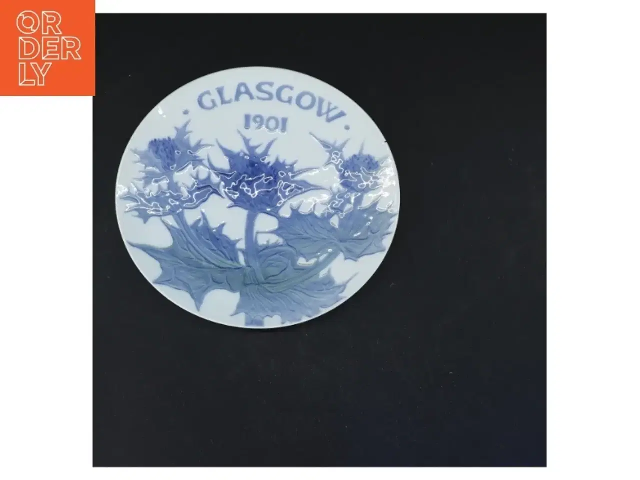 Billede 1 - Glasgow 1901 porcelænstallerken fra Royal Copenhagen (str. Ø 19 cm)