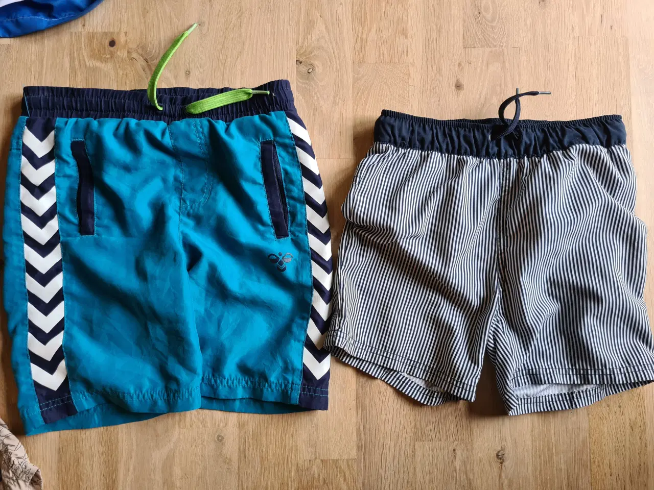 Billede 4 - Bade shorts str 2 år-10 år