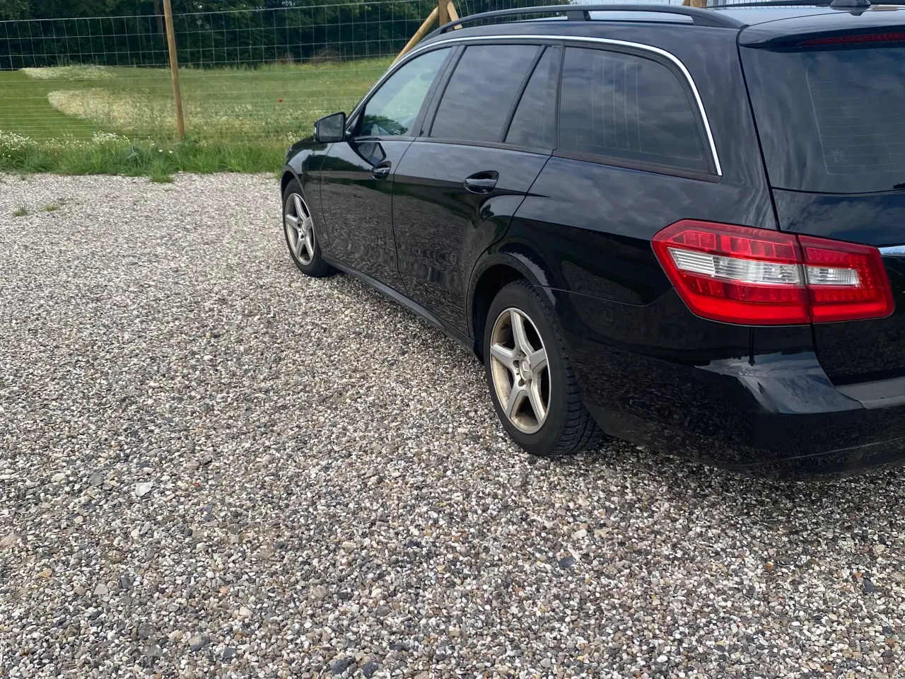 Billede 1 - Mercedes 212  / 200 stcar 