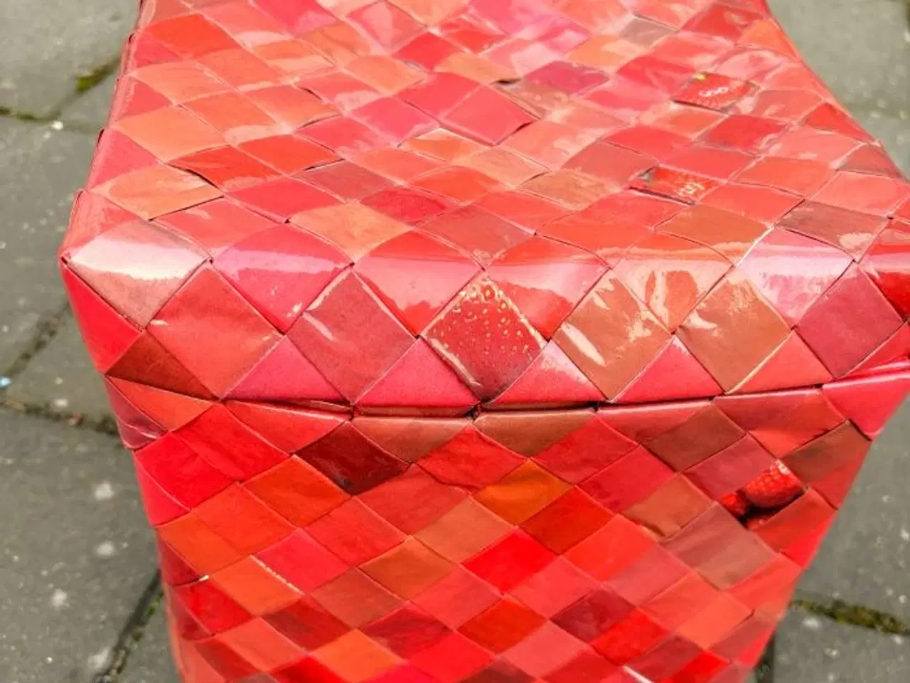 Billede 1 - Stor kurv med låg. Håndflettet.