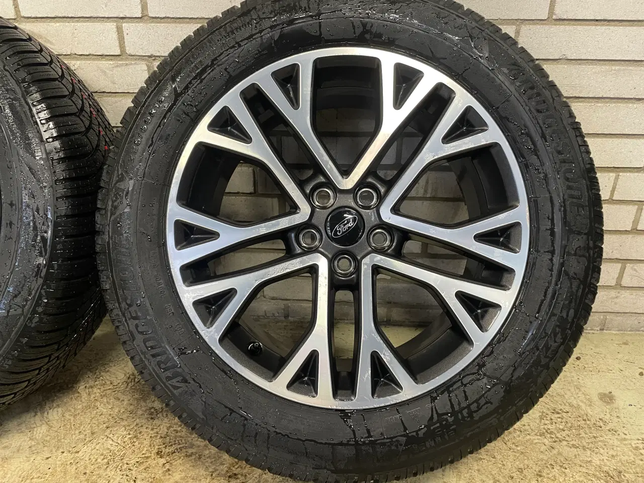 Billede 4 - 18 Ford Kuga Plug-in 225/60r18 Ref.98 vinter