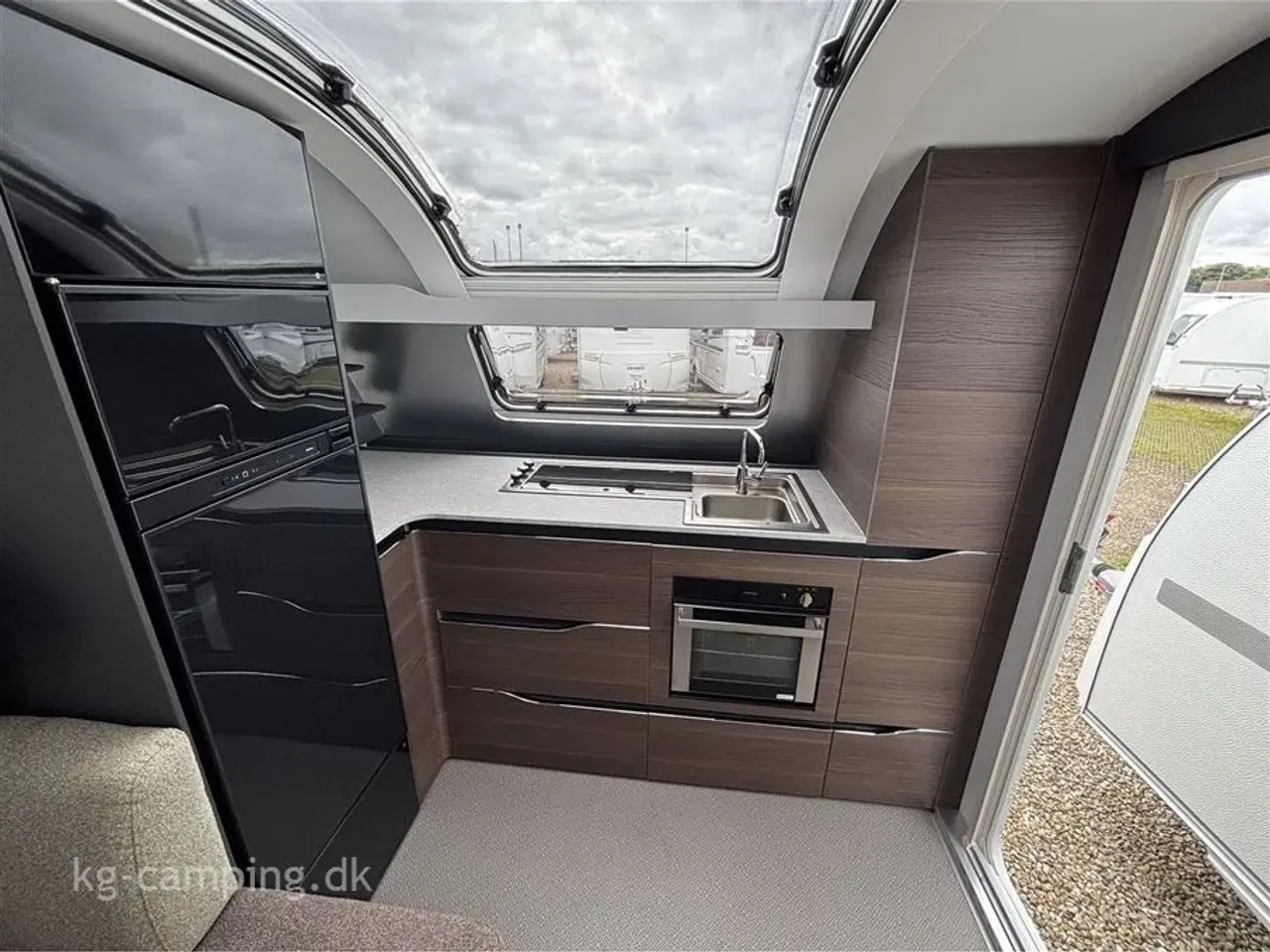 Billede 15 - 2022 - Adria Alpina 663 HT   Luksus, komfort og vinterklar design – perfekt til helårscamping