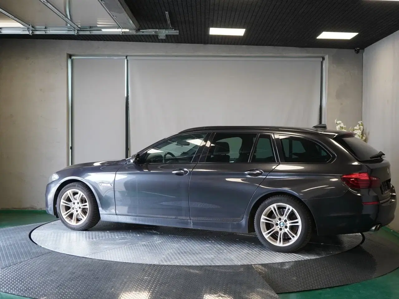 Billede 2 - BMW 530d 3,0 Touring aut.