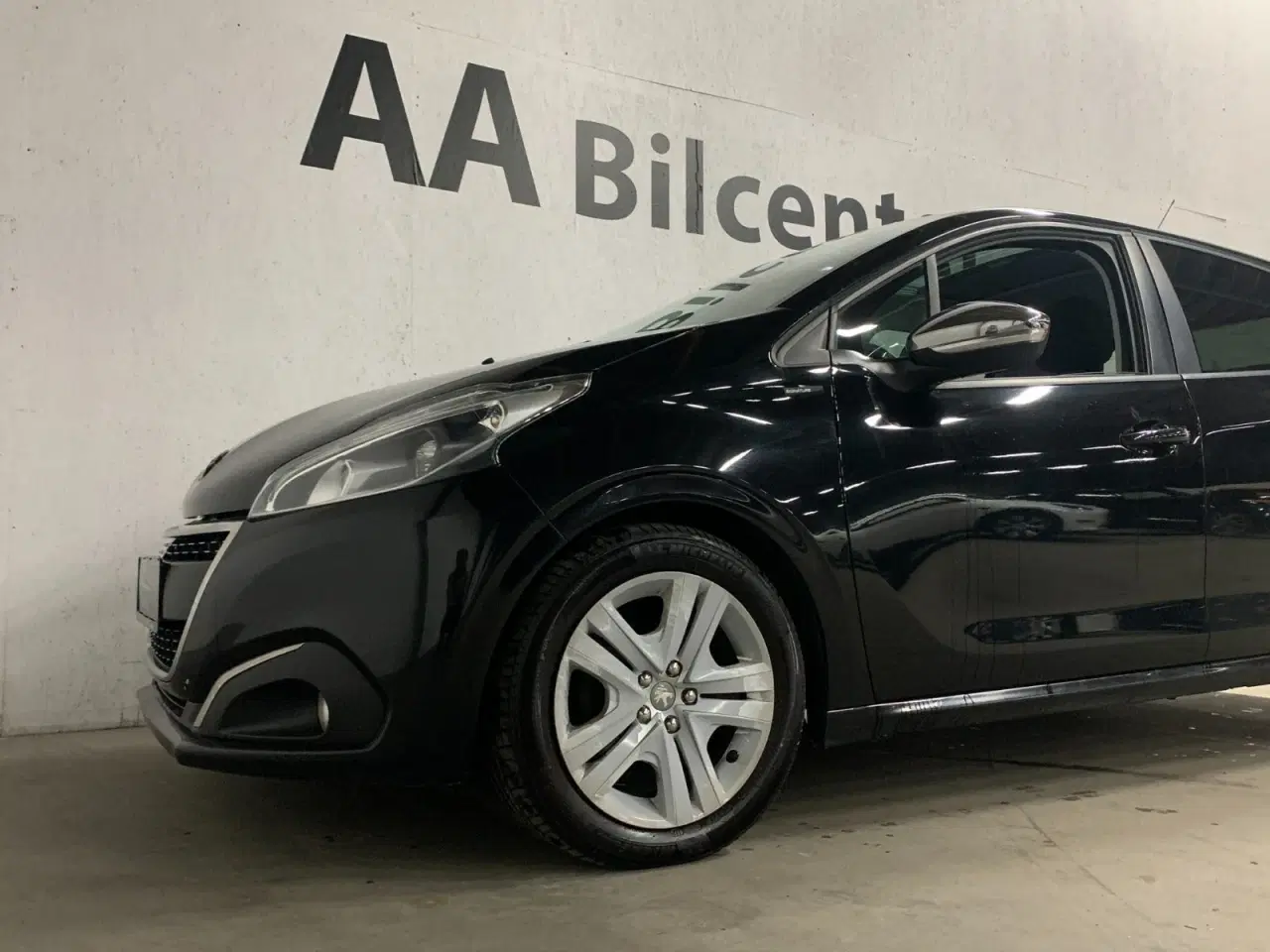 Billede 4 - Peugeot 208 1,5 BlueHDi 100 Signature Sky