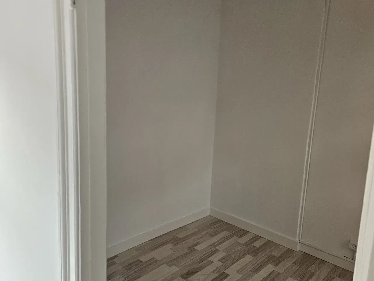 Billede 7 - Nyrenoveret og centralt beliggende lokale til butik/kontor/showroom/evt. take-away mv.