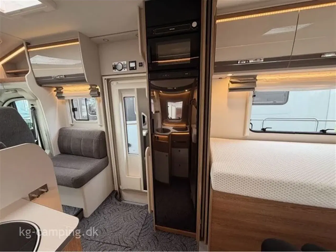 Billede 9 - 2022 - Dethleffs Trend T 7017   Flot og velholdt delintegreret autocamper med lave enkelt senge og massere af udstyr