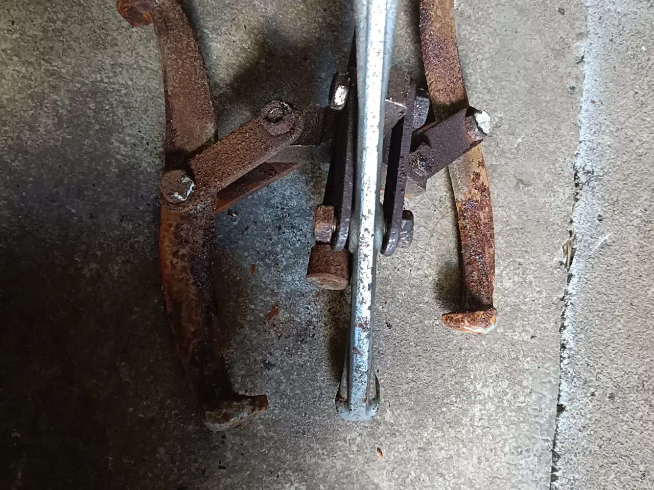 Billede 1 - aftrækker til ind/udvendige lejer mv