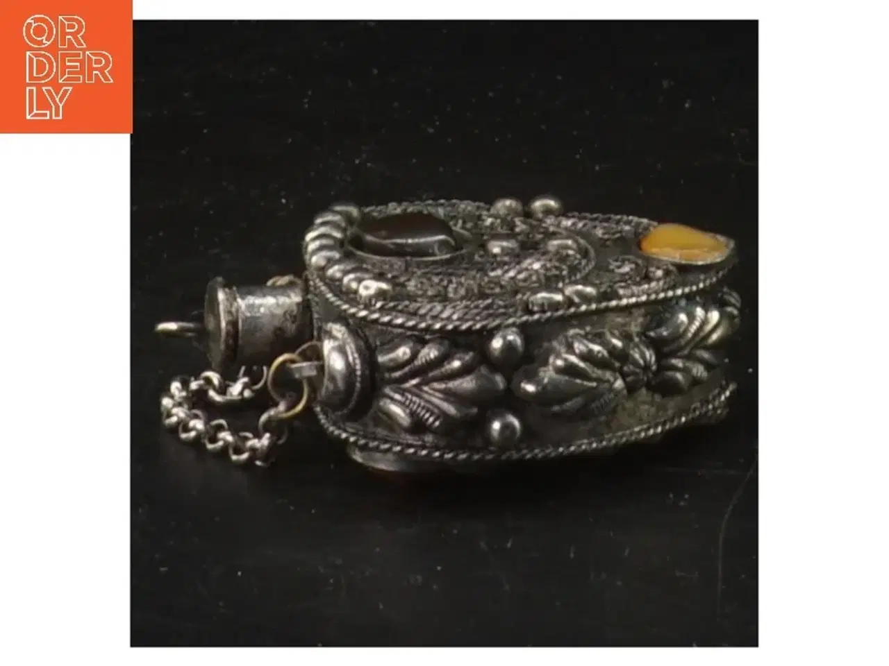 Billede 4 - Vintage hjerteformet parfume vedhæng med sten (str. 6x5 cm)
