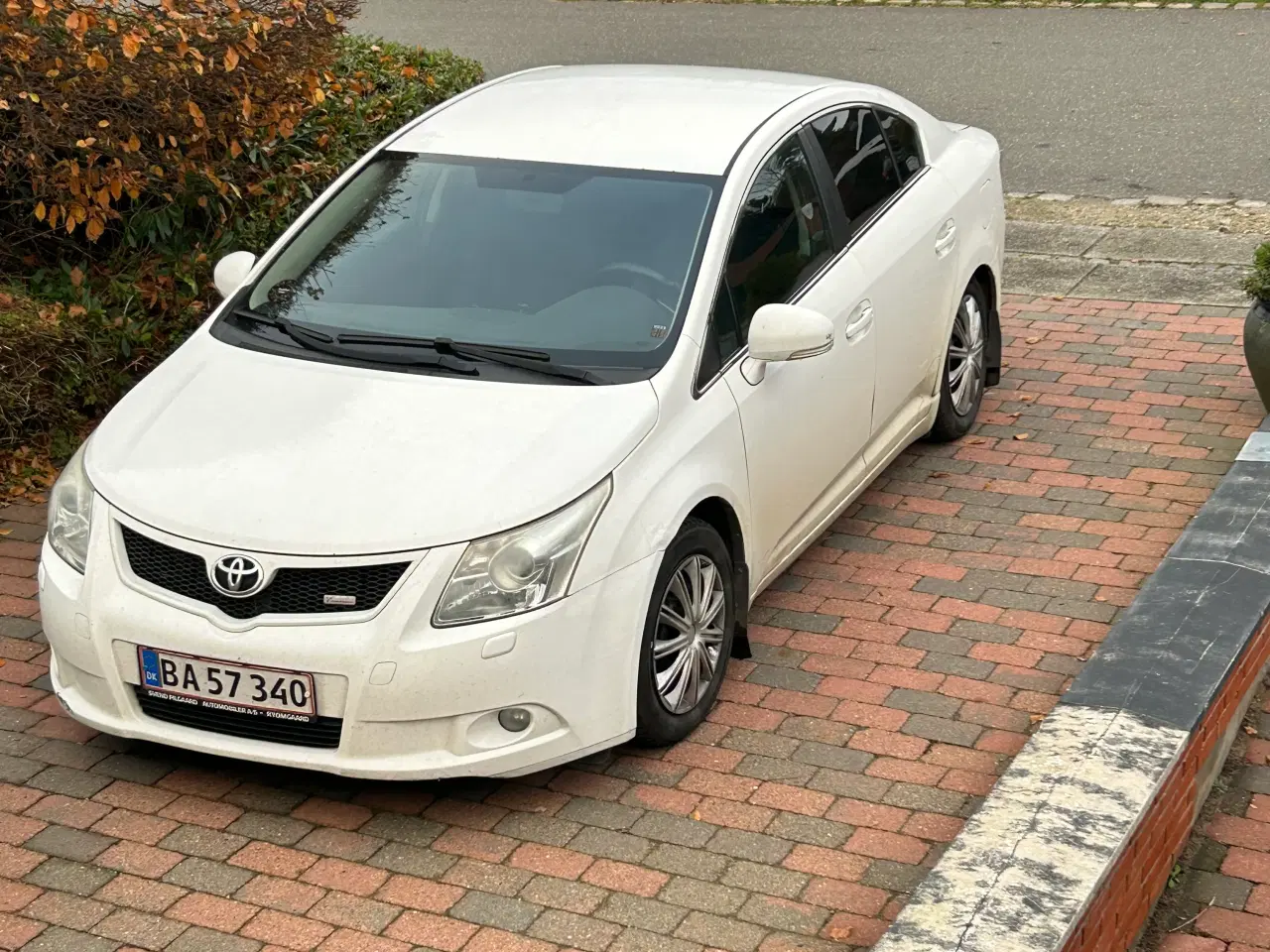 Billede 2 - Toyota Avensis sælges 