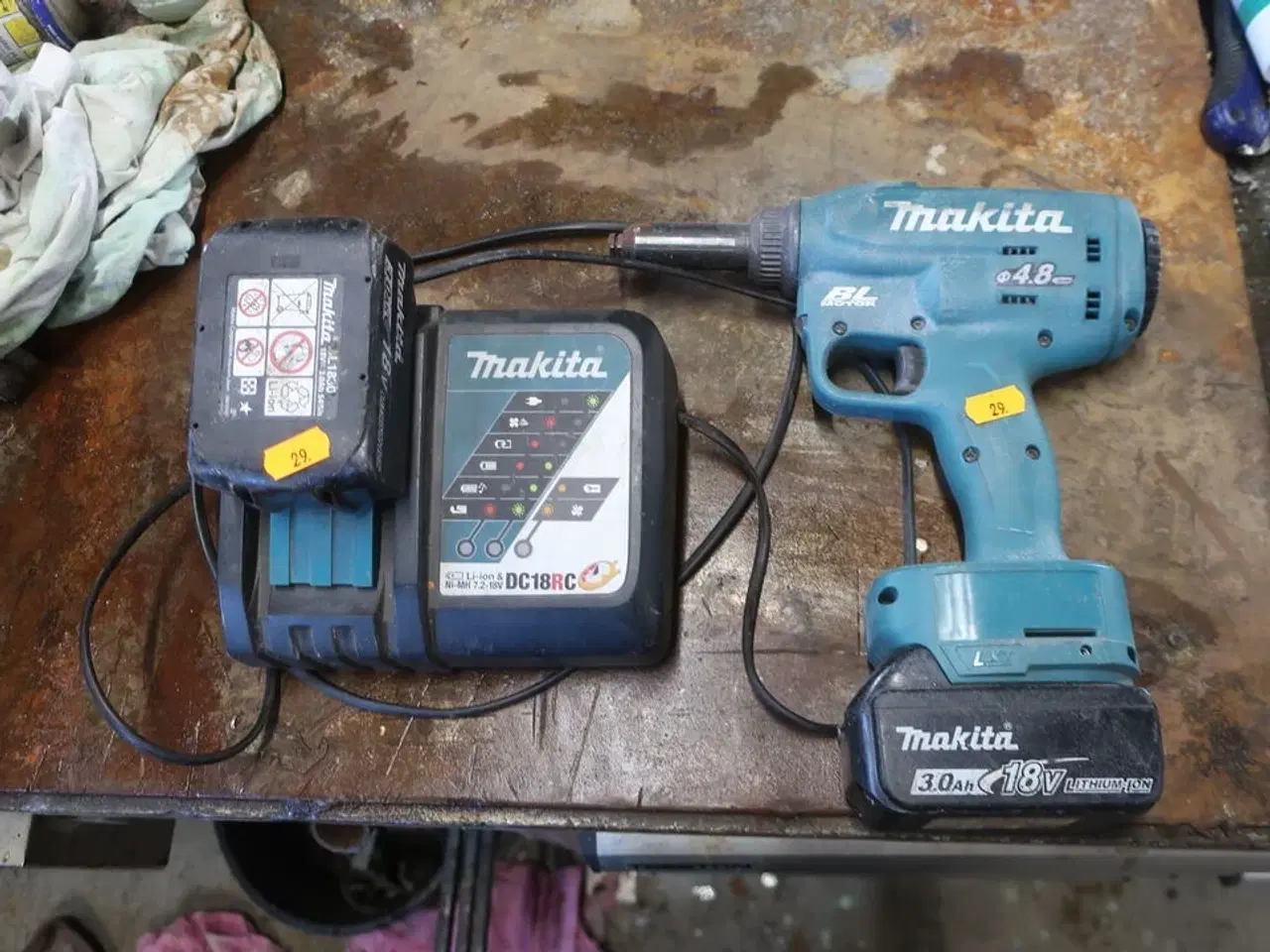 Billede 1 - Akku blindnittepistol MAKITA DRV150 med 2 stk. batterier og lader