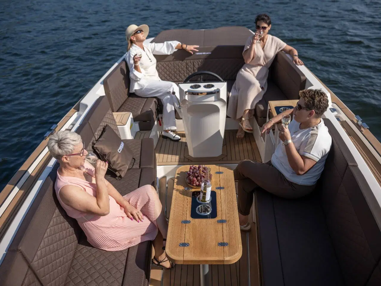 Billede 29 - Corsiva 800 Tender - 40 HK Yamaha/Udstyr