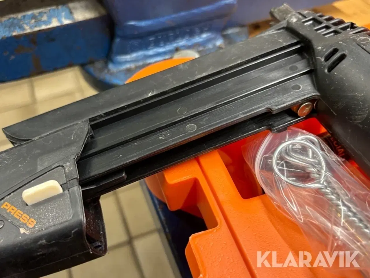 Billede 11 - Krudtdrevet boltpistol Spit P370 Spitfire