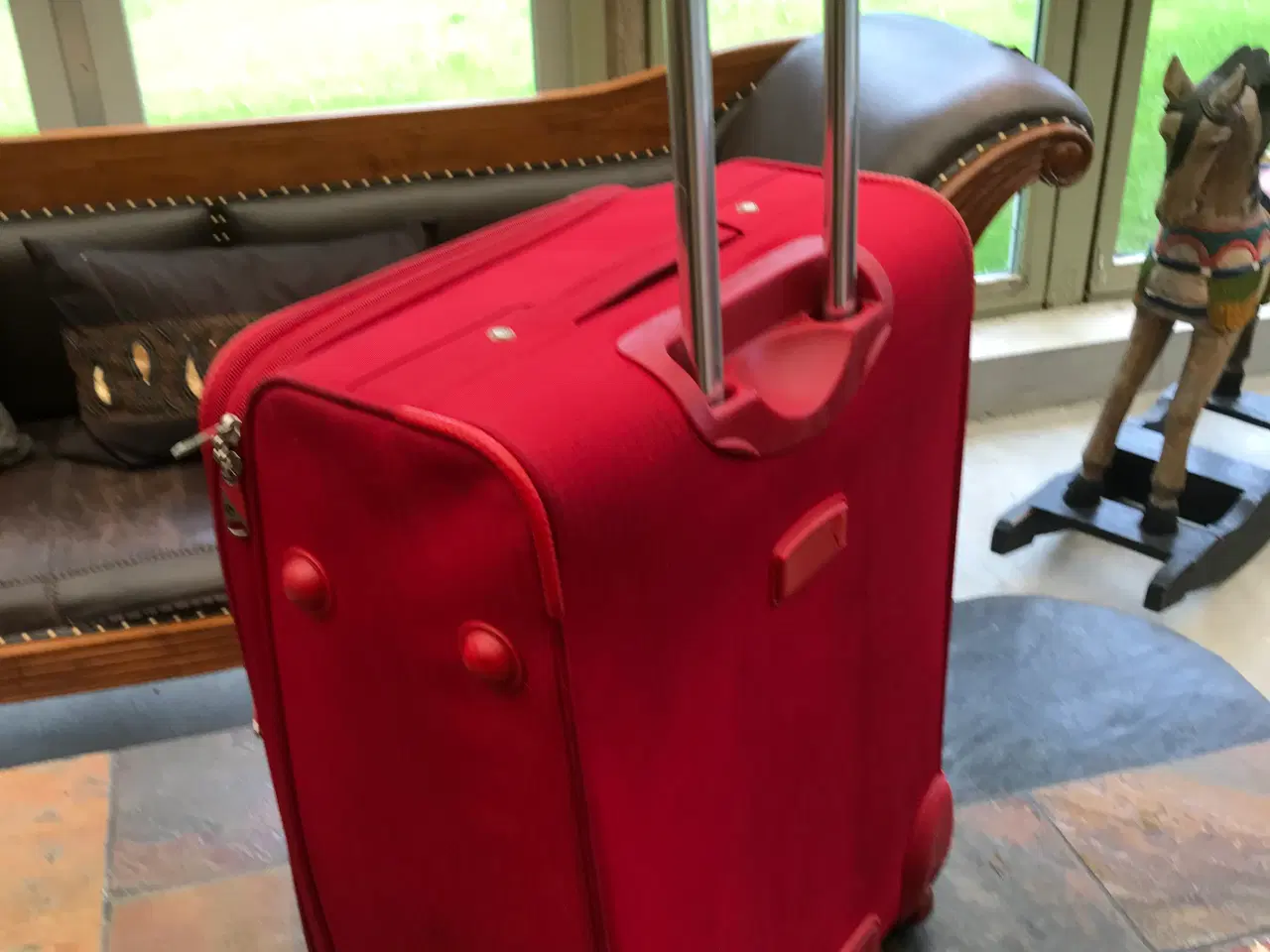Billede 2 - Kuffert rød mellem str 