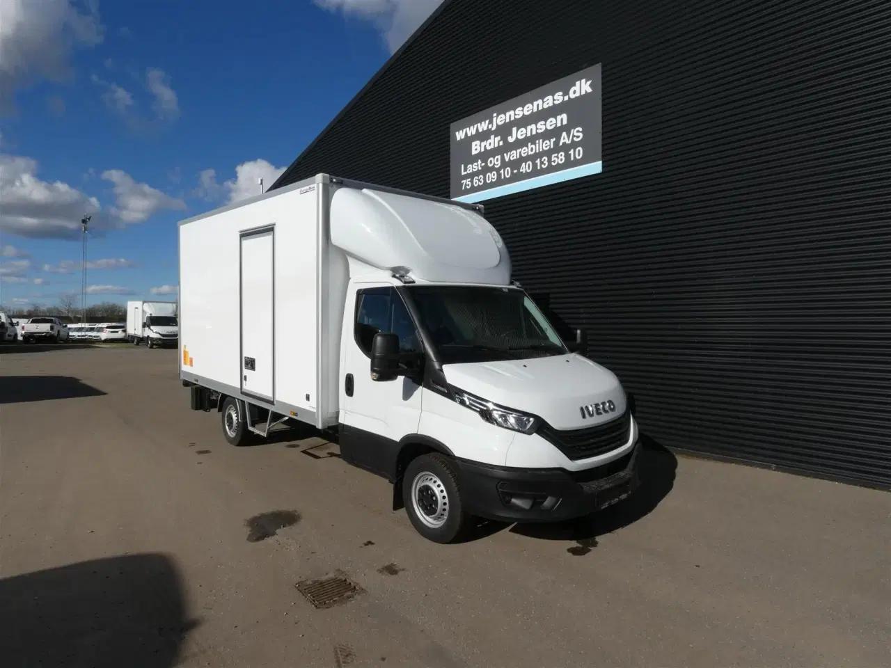 Billede 1 - Iveco Daily 35S18 4100mm 3,0 D m/Alukasse med lift 180HK Ladv./Chas. 8g Aut.