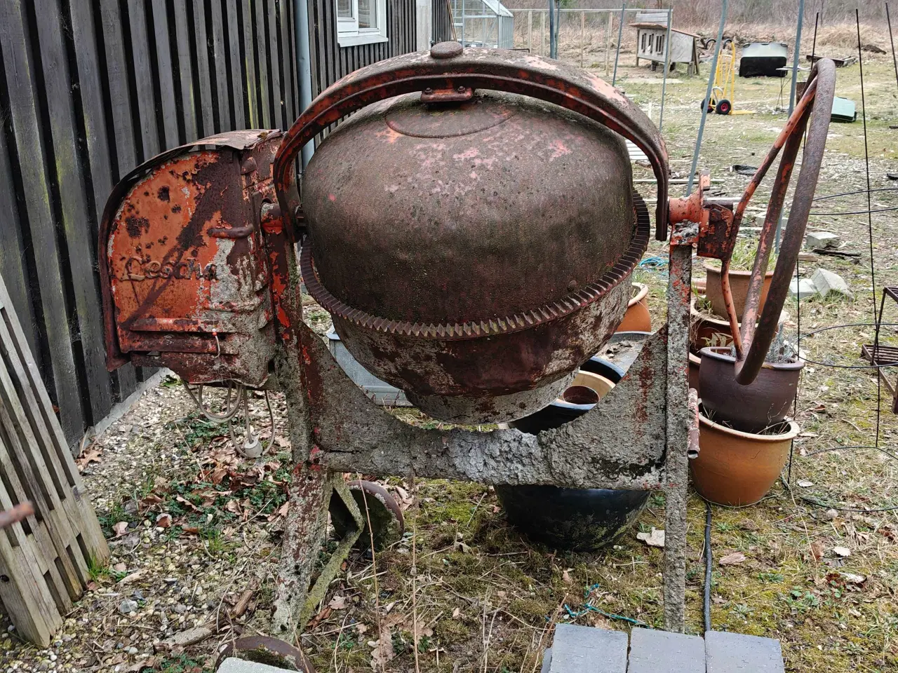 Billede 2 - Gammel cement blander