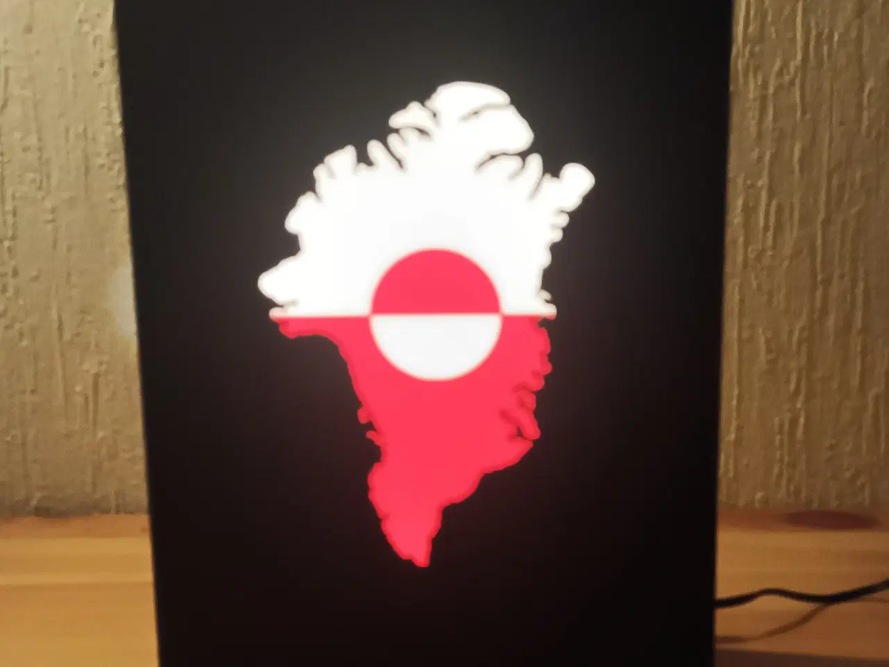 Billede 1 - LED Lampe med Logo Sort / Rød / Hvid / Brun