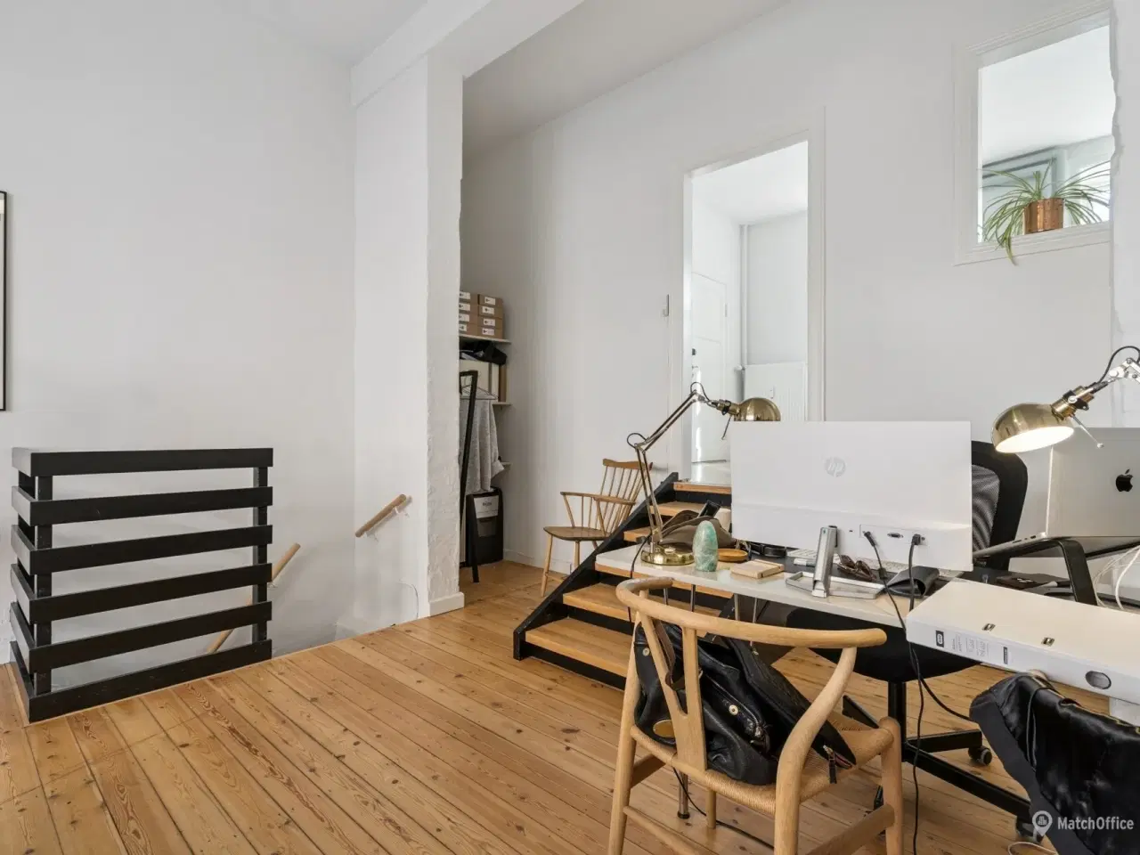 Billede 4 - Flot butik med kældershowroom