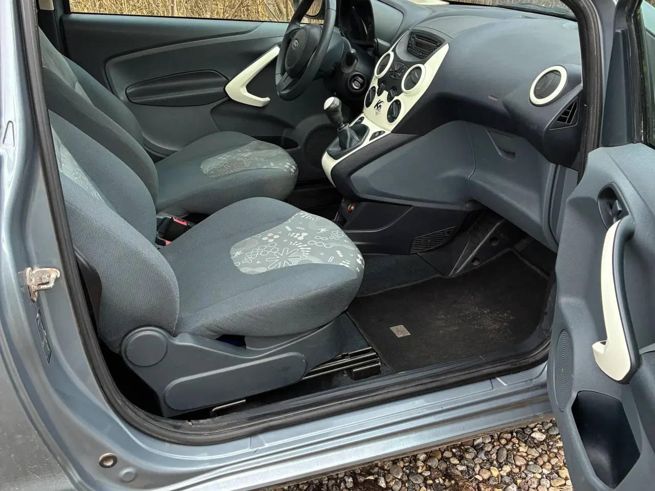 Billede 5 - Ford Ka 1.2 2011 – Økonomisk og Kompakt Bil – Klar