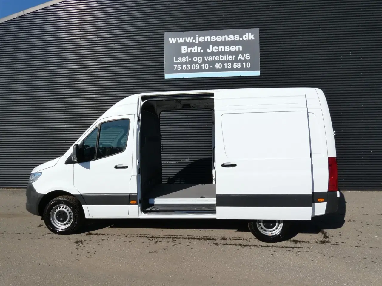 Billede 1 - Mercedes-Benz Sprinter 317 2,0 CDI A2 H2 RWD 9G-Tronic 170HK Van Aut.