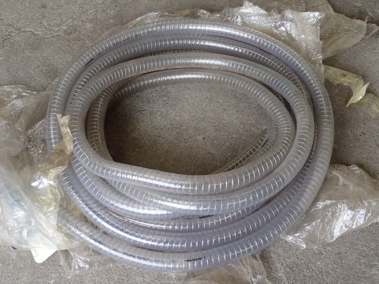 Billede 1 - Slange 1 1/4" klar suge og trykslange.