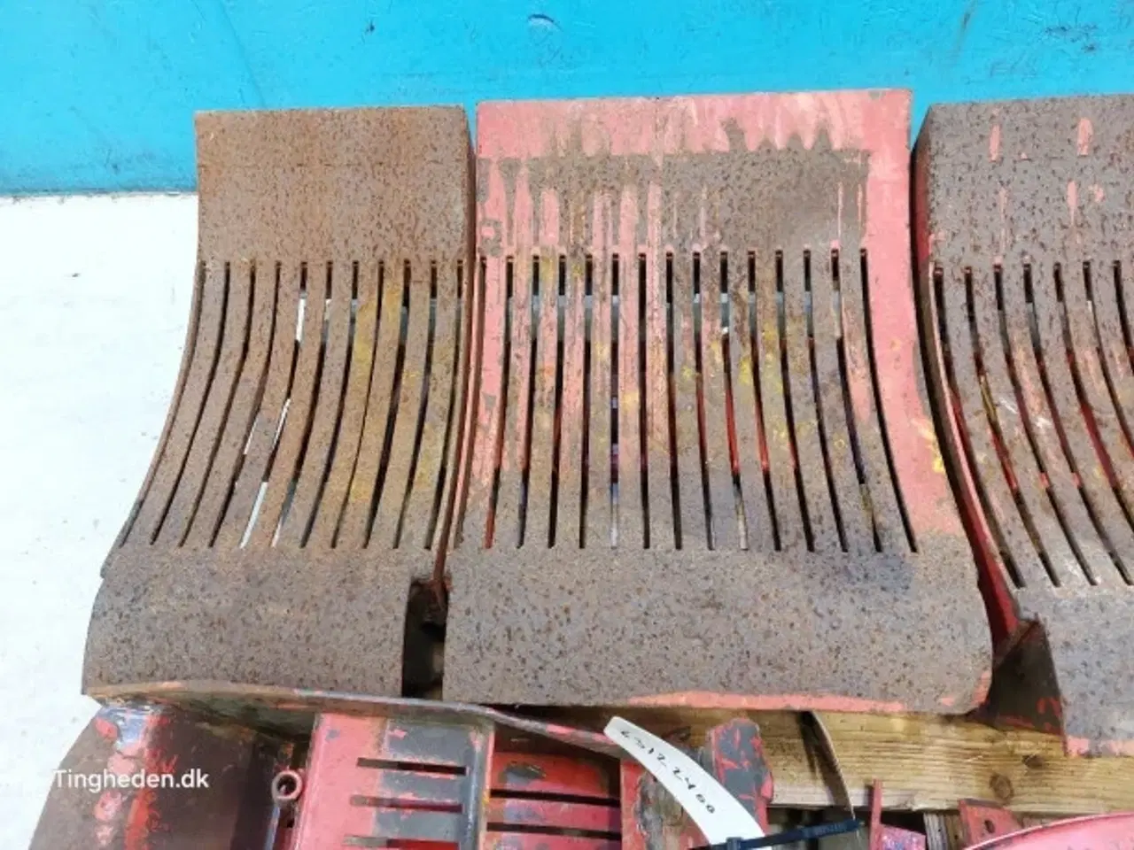 Billede 16 - Hesston 4700 Kniveholder Sæt 63103400 Ollerup Snitter