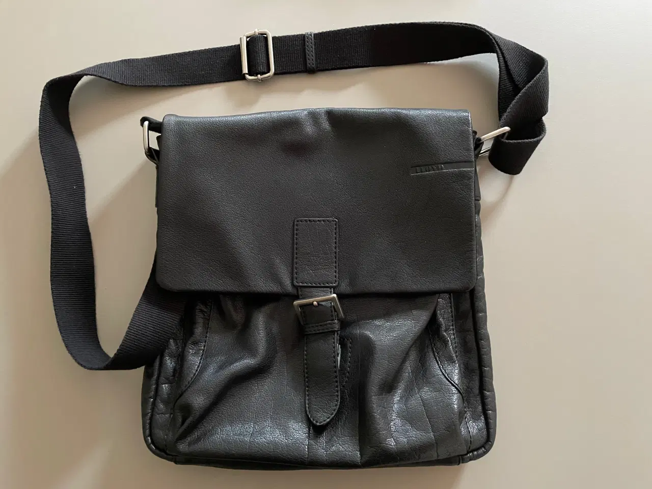 Billede 1 - Lloyd skuldertaske/crossbodySkuldertasek/Crossbody